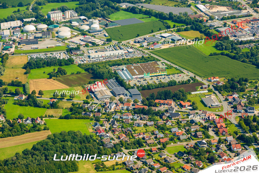 Neue Luftbildaufnahme der Stadt Horn-Bad Meinberg - Das Luftbild wurde 2025 vom UL-Flugzeug heraus erstellt ( keine Drohnenaufnahme ) - Hochauflösende Luftaufnahme - für Wandbilder und großformatige Ausdrucke geeignet. Das besondere Geschenk!Hier alle&nbsp;Infos zur Lizenzierung der LuftaufnahmeWir fliegen auch dieses Jahr wieder in Ihre Region um Luftbilder zu erstellen.- Luftbild anfragen