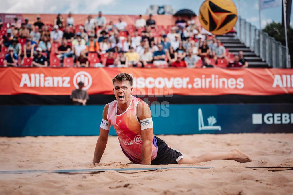 Beachvolleyball | Männer | Allianz German Beach Tour 2025 | Tourstop München | 11.07.2025 | Luis Kubo ärgert sich