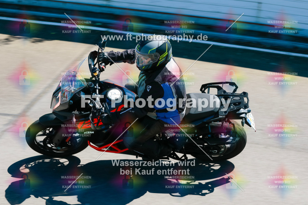 Moto-TeamOBK-21947 | Hier findet Ihr Bilder von Touristenfahrten auf der Nürburgring Nordschleife oder von anderen Veranstaltungen die ich besucht habe. Viel Spass beim Durch Schauen 