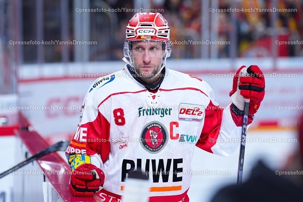 xYDR12102501083 | 12.10.2025, xydrx, Eishockey, DEL2, Düsseldorfer EG - Eispiraten Crimmitschau, PSD Bank Dome Düsseldorf: Dominic Walsh (Eispiraten Crimmitschau #8)
