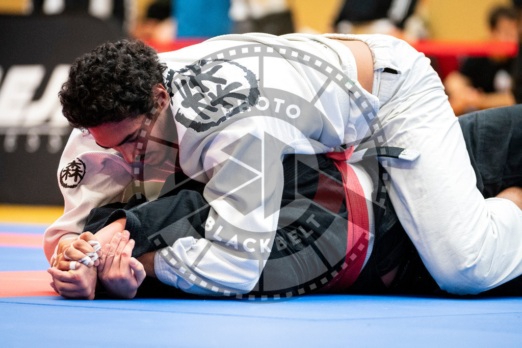 20231118PBB11908 | Fighters compete during the AJP Tour 600 Frankfurt Championship in Frankfurt/Main, Germany, on November 18, 2023.