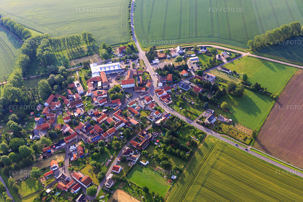 Luftbild: Ortsansicht von Südwesten im Ortsteil Eberstädt in Sonneborn im Bundesland Thüringen in Deutschland. Foto: IMG_007640.jpg vom 15.06.2021 durch Werner Riehm/FLY-FOTO.de
