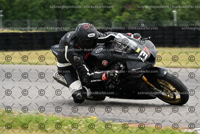 25bt02-0731 | markuskiefer.com - Realisiert mit Pictrs.com