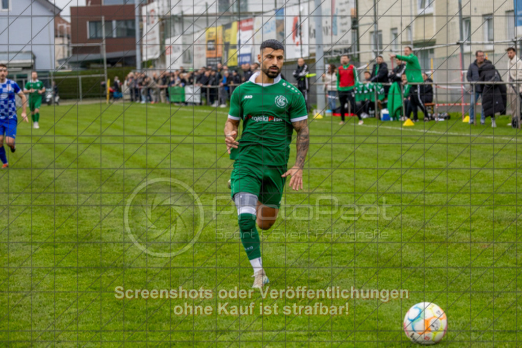 20251116_143705_0184 | #,KSG Eislingen (grün) vs. Croatia 2012 Geislingen (blau), Fussball, Kreisliga A3 - Bezirk Neckar/Fils, 13. Spieltag, Saison 2025/2026, Rasensportplatz KSG, Albstraße 69, 73054 Eislingen, 16.11.2025 - 14:30 Uhr,Foto: PhotoPeet-Sportfotografie/Peter Harich