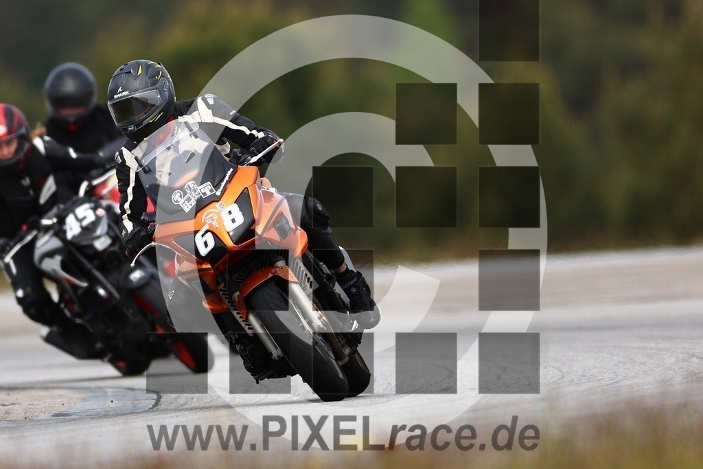 0068-20240510_05086 | Schöne Erinnerungen an spannende Momente - das festzuhalten ist unser Job. PIXELrace.de ist seit 2003 auf den Rennstrecken Europas unterwegs um die Action draußen beim Fahren und die wunderbare Stimmung imm Fahrerlager für euch einzufangen.