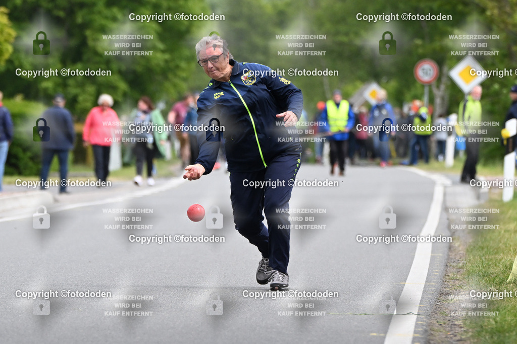 DSC_5855 | Marie Janssen / Esens/Moorweg Platz 3 = 1114mFrauen IV - Gummi