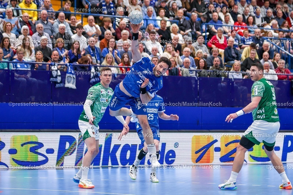 xkwix12042602024 | 2026.04.12, xkwix, Handball, HBL, TBV Lemgo Lippe -  Füchse Berlin, PHOENIX CONTACT arena, 28.Spieltag, Saison 2025 / 2026: Tim Suton (TBV Lemgo Lippe #23) beim Wurf DFB regulations prohibit any use of photographs as image sequences and or quasi-video. Photo: xKamilxWilkowskixPressefotoKochx