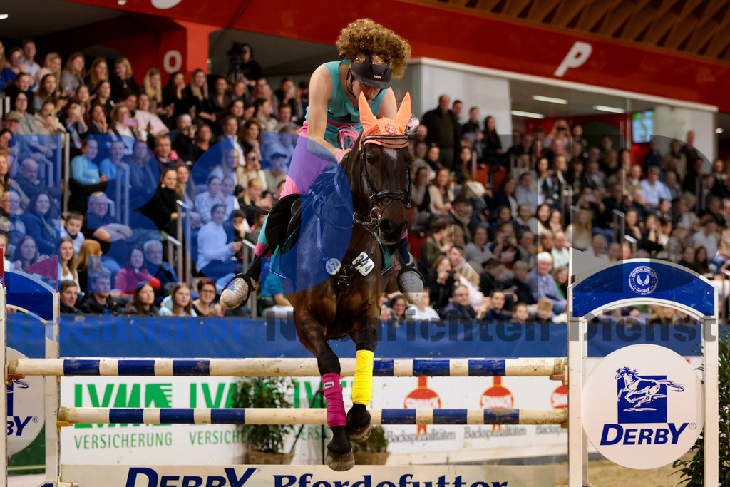 Agravis Cup 2024 - Kostuemspringen {date} -  | {headline}



(Foto: Sebastian Sendlak / BOND)

 - Realisiert mit Pictrs.com