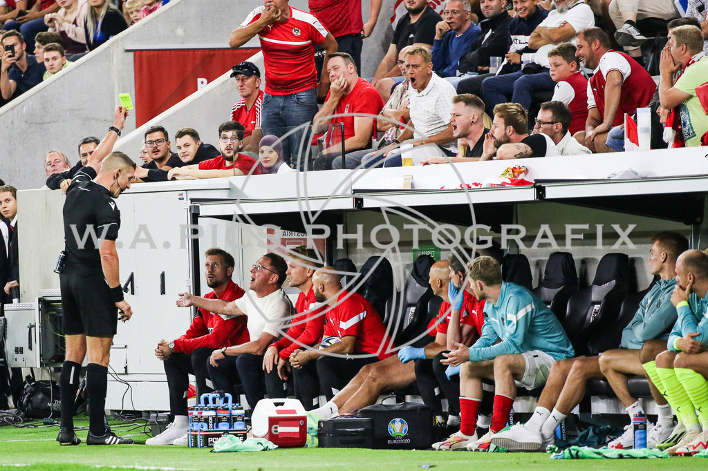AUSTRIA vs MOLDAVIA | LINZ,AUSTRIA,07.SEPT.23 - INT.SOCCER - AUSTRIA vs MOLDAVIA.  Image shows the referee showing the yellow card to the head coach of Austria Ralf Rangnick (AUT).
Photo: Sportmediapics.com/ Andreas Willdoner