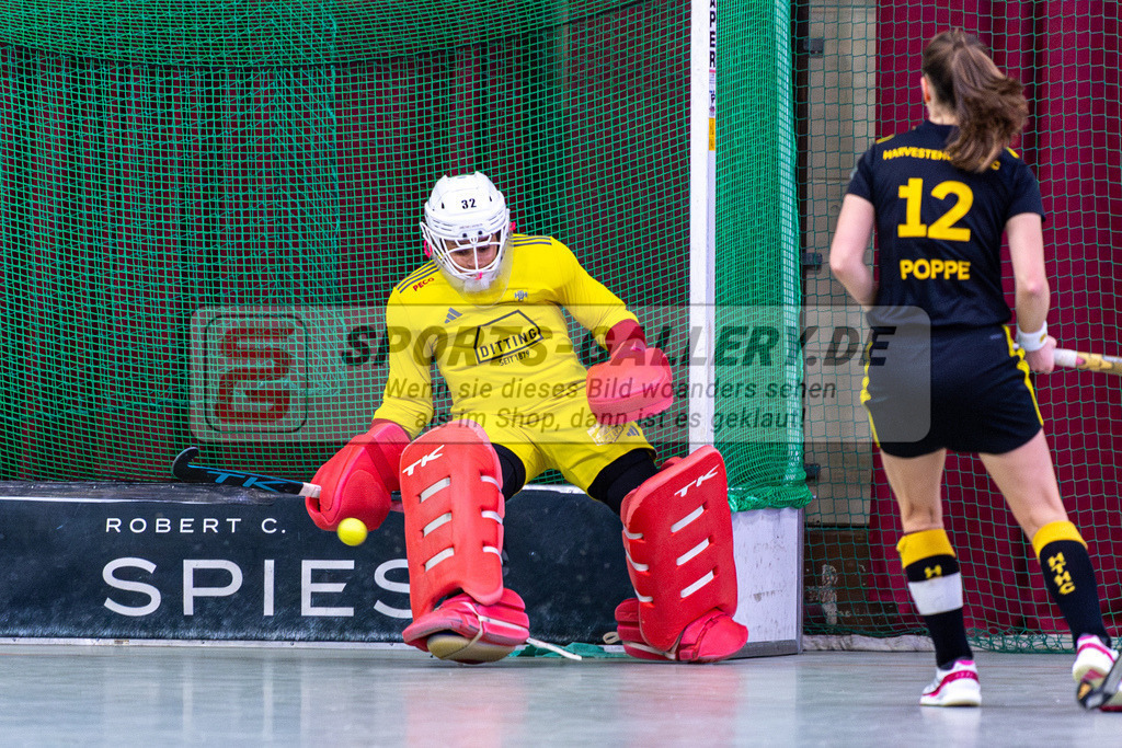 SM_2025-01-12_wD5_-48 | 1.Bundesliga Hallenhockey  (W) UHC - HTHC / 2:3 (2:1)