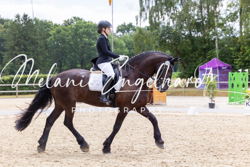 7I8A5302 | melanie-engelhardt-photography - Realisiert mit Pictrs.com
