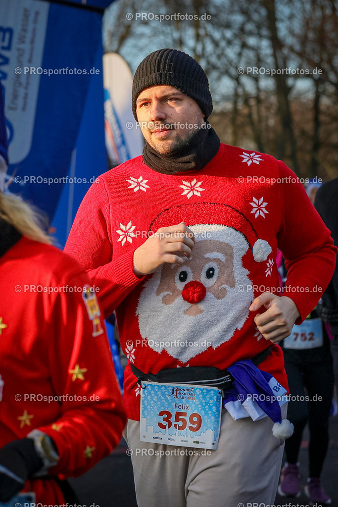 6. Bonner Nikolauslauf; Bonn, 14.12.2025 | Impressionen vom 6. Bonner Nikolauslauf am 14.12.2025 in Bonn (Nordrhein-Westfalen). 