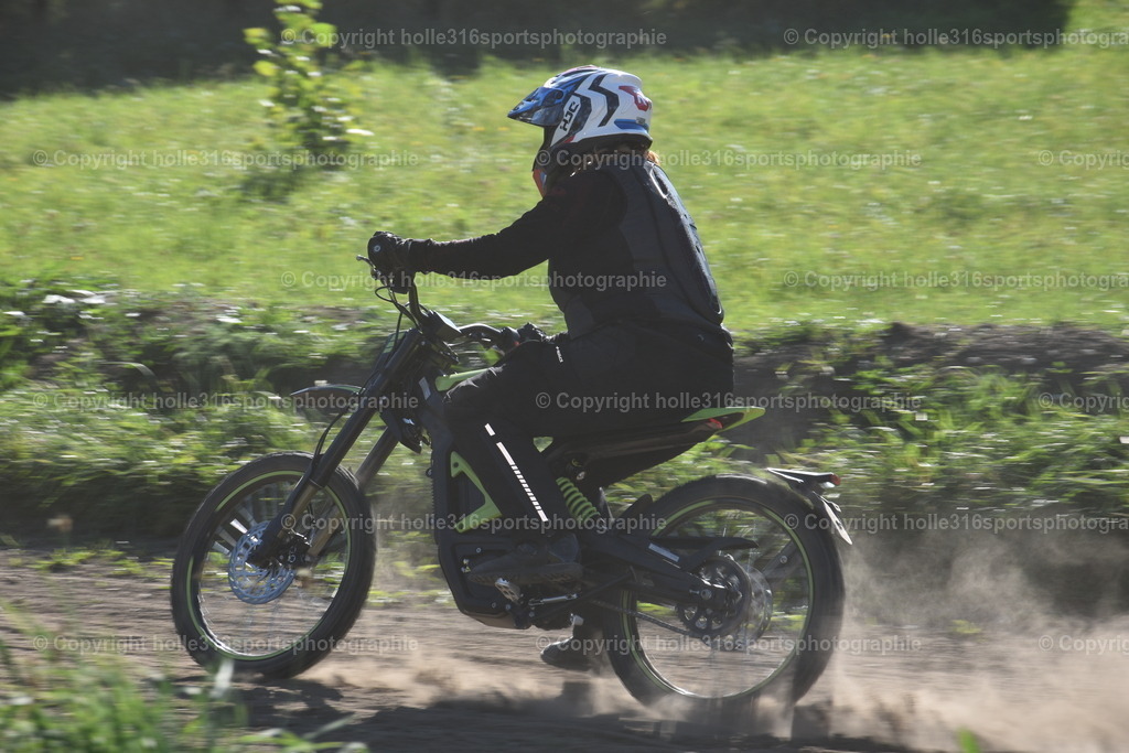 DSC_0065 | Sportfotografie , Motorsport, Motoross, Reitsport, Mointainbike, Enduro,
Landschaft , Outdoor, Eventfotografie, Landschaft, Bilder online bestellen - Realisiert mit Pictrs.com