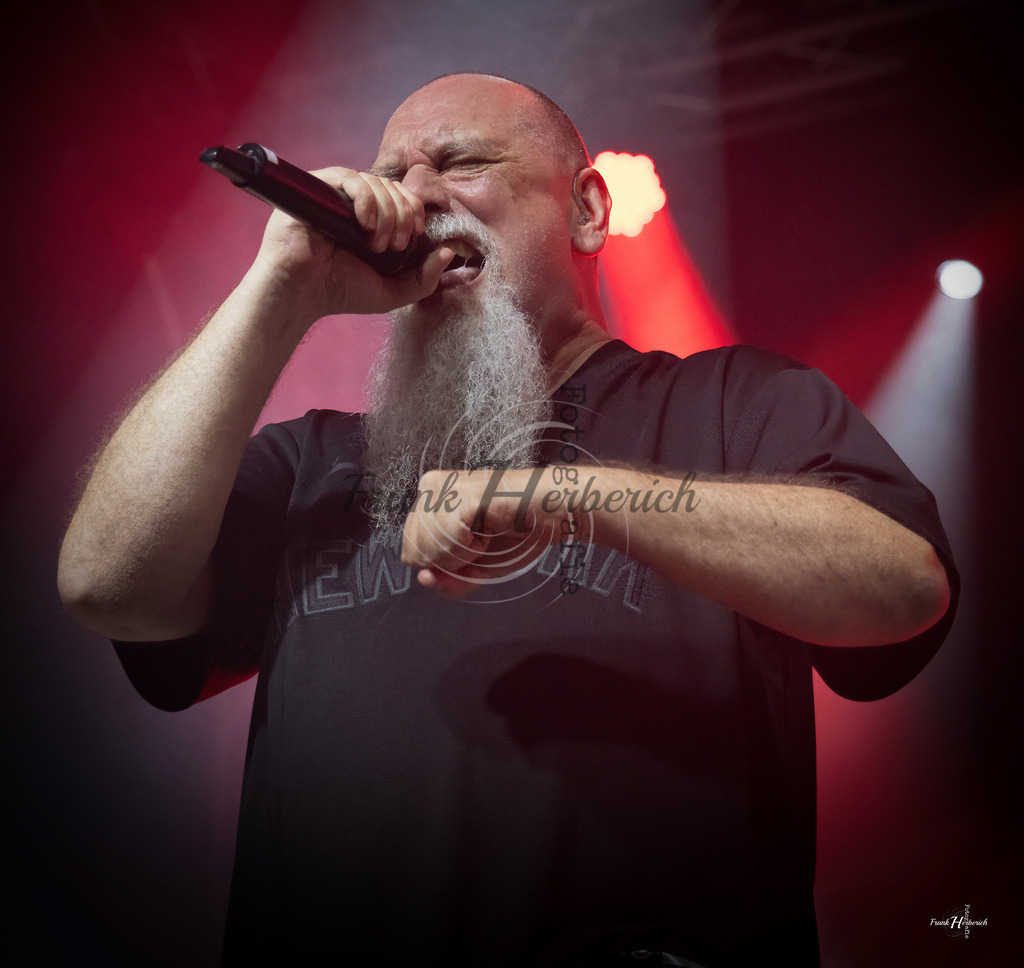 Justice Geiselwind 31.10.2025 | Frank Herberich Fotografie, Frank Herberich, Fotografie, Hochzeit, Portrait, St. Peter Ording, Ording, Westerhever, Nordsee, Frank Fotografie, Hardheim,  Odenwald,Walldürn, Band,Eventfotografie - Realisiert mit Pictrs.com