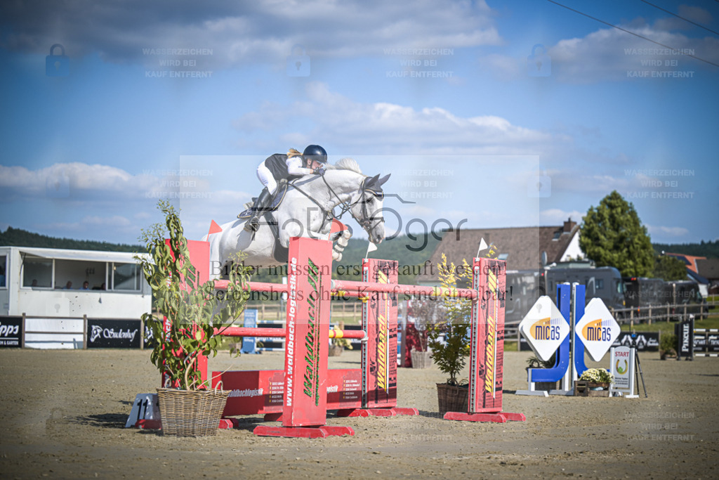 DOS_0143 | Entdecke hochwertige Reitturnierfotos von Foto Oger. Professionell, emotional und authentisch – jetzt Lieblingsmomente im Shop bestellen. - Realisiert mit Pictrs.com