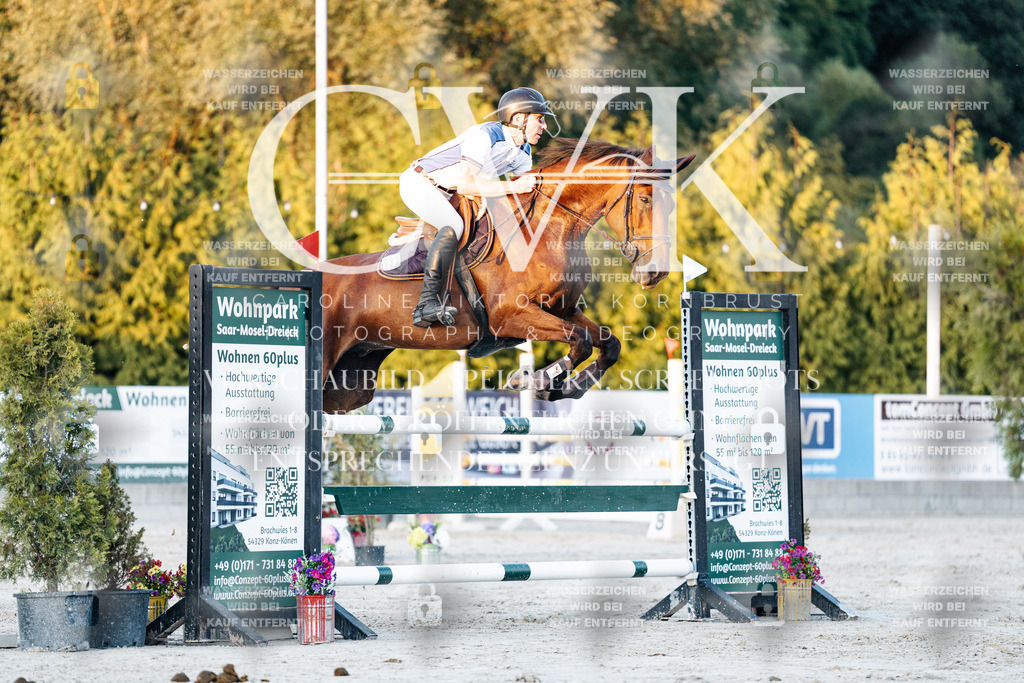CK901258 | Turnierfotografie Pferdefotografie Trier Rheinland-Pfalz Pferdesport Reitsport Tierfotografie Sportfotografie Pferdevideo Pferdevideografie Equestrianvideography equestrianphotography  - Realisiert mit Pictrs.com