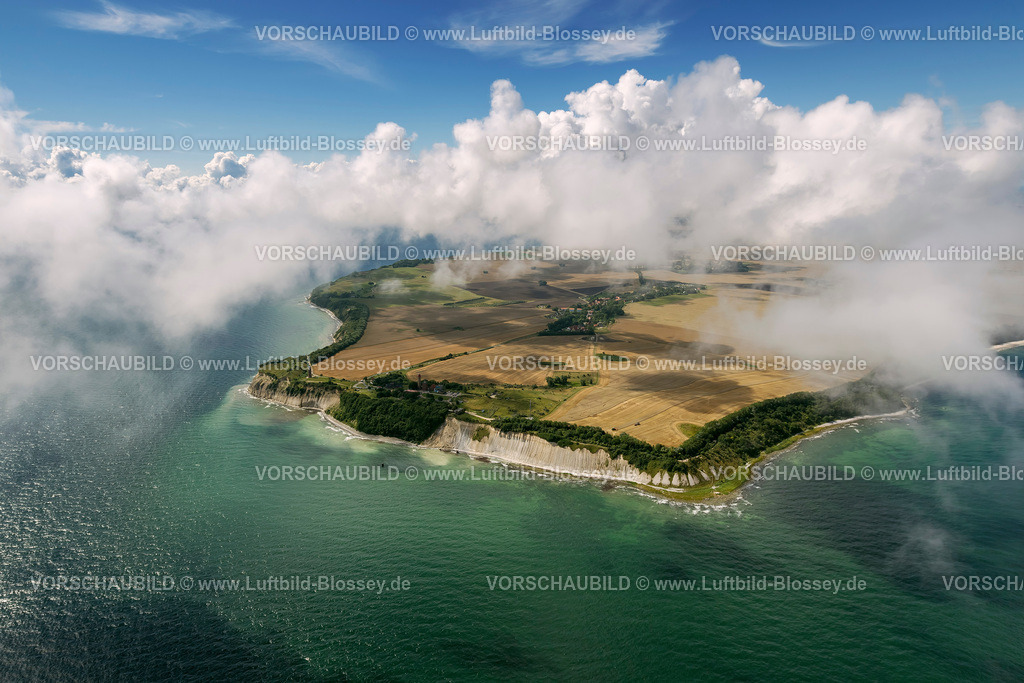 Ruegen12082993KapArkona | Luftbild, Kap Arkona, Wittow, Leuchtturm, Schinkelturm Putgarten, Wolken,  Putgarten, Insel Rügen, Mecklenburg-Vorpommern, Deutschland, Europa