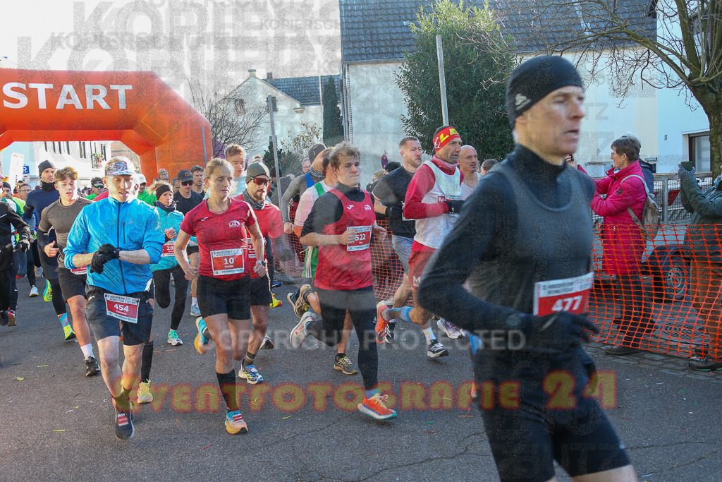 241201_1136_EX1_0451 | Sportfotografie im Rhein-Sieg Kreis, Köln, Bonn, NRW, Rheinland Pfalz, Hessen, etc. Unser Tätigkeitsfeld umfasst den Laufsport vom Volkslauf über den Marathon, Duathlon, Triathon bis zum Ultralauf wie Kölnpfad Ultra oder Schindertrail.
