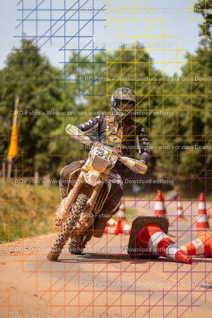 Wolfshausen 5 Lauf -754 | Sportfotografie von RO-Fotos: Motorsport, Motocross, Enduro, Laufveranstaltungen und Triathlon. Professionelle Fotos von Sportlern und Events. - Realisiert mit Pictrs.com