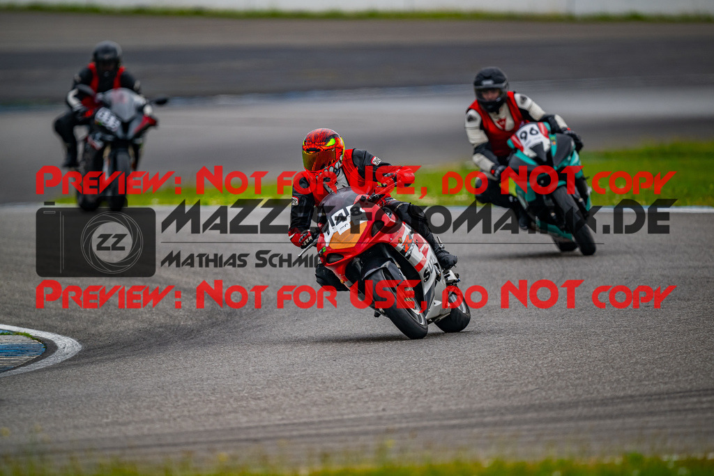 MaZZes_FotoMatrix_240701_6007705_9055 | INST