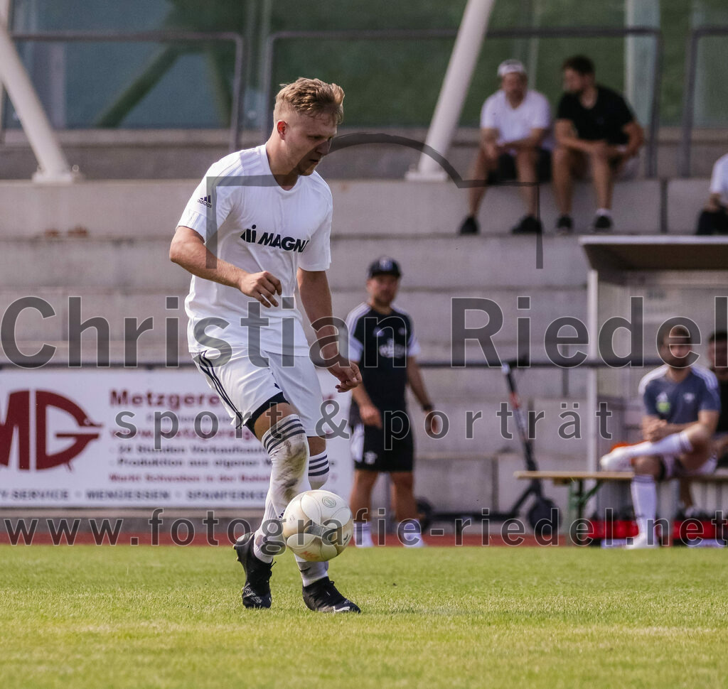2023-09-02_023_SG_Markt_Schwaben_gegen_TSV_Hohenbrunn | Markt Schwaben, Deutschland, 02.09.2023:
Fußball, Kreisklasse 2023 / 2024, 3. Spieltag, (SG) Markt Schwaben gegen TSV Hohenbrunn, Endergebnis: 2:0

Fabrizio Brandes (SG Markt Schwaben, #10)

Foto: Christian Riedel / fotografie-riedel.net