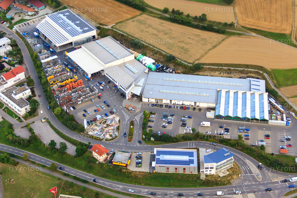 Luftbild: Kömpf Bauzentrum GmbH in Calw im Bundesland Baden-Württemberg in Deutschland. – Foto: IMG_52429.jpg vom 23.08.2012 durch Werner Riehm/FLY-FOTO.de – Auflösung des Originals: 4010 x 2673 px – Kömpf Baustoffhandel GmbH