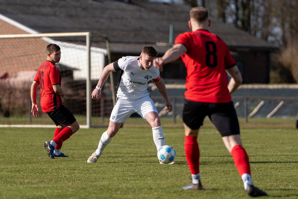 Fußball I Herren I Saison 2025-2026 I Bezirksliga Weser-Ems 4 I 21. Spieltag I TuS Frisia Goldenstedt - Vfl Oythe I 3726 | jns.sportfotos - Realisiert mit Pictrs.com