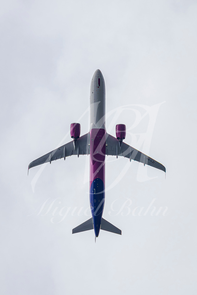 Flugzeug | Miguel Bahn, Miguel Bahn Hagen, Miguel Bahn Frankfurt am Main, Miguel Bahn Fotograf, Drohnenfotografie, Miguel Bahn Prints und mehr, Fotgraf, Fotografie, Drohnenfotografie, Hagen, Fotograf Hagen - Realisiert mit Pictrs.com