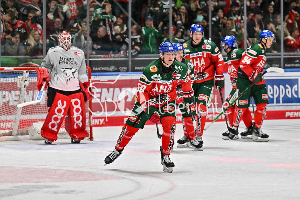 Augsburger Panther - Kölner Haie | Der Jubel nach dem Treffer zum 5-6 durch Alexander OBLINGER (Augsburger Panther #50) / Freude / Happy / Tor / Torschuetze / DEL: Augsburger Panther - Kölner Haie, Curt Frenzel Stadion am 29.09.2024
