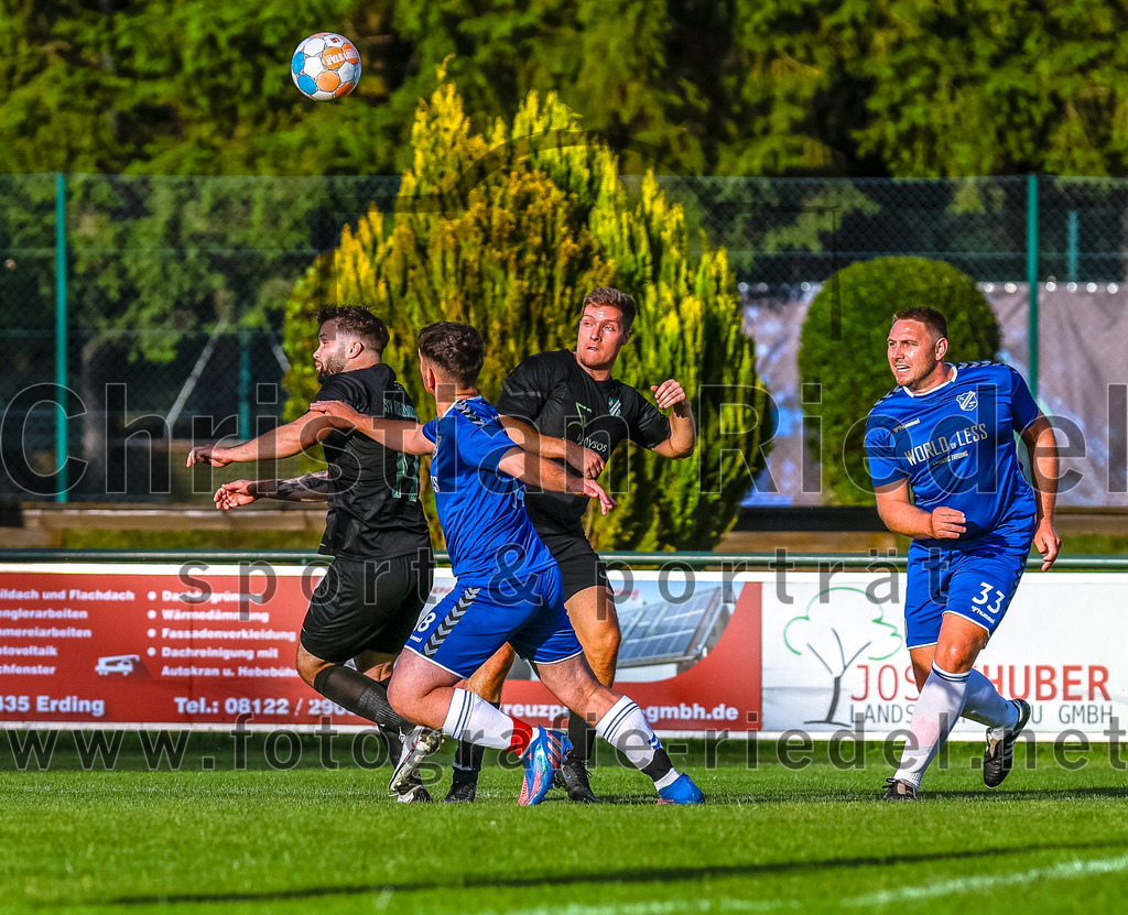 2023-07-25_054_FC_Langengeisling_III_gegen_SV_Riedmoos_III | Erding, Deutschland, 25.07.2023:
Fußball, C-Klasse 2023 / 2024, Testspiel, FC Langengeisling III gegen SV Riedmoos e.V. 1959 III, Endergebnis: 3:5

Foto: Christian Riedel / fotografie-riedel.net