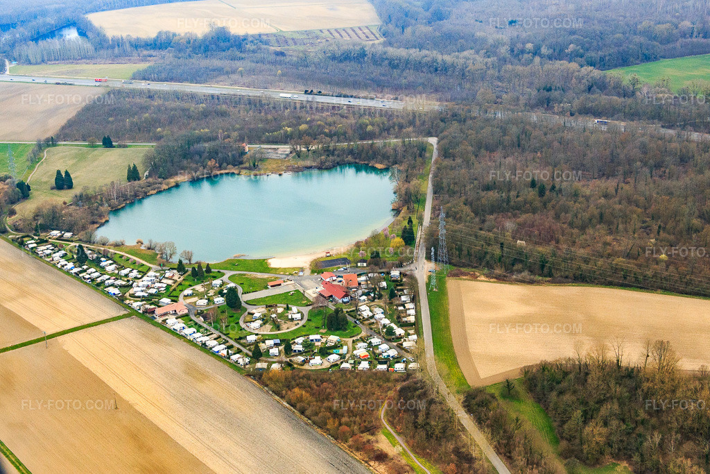 Aerial view: Camping Plage du Staedly in Rœschwoog in the state Bas-Rhin, France. – Photo: IMG_086641.jpg taken on 03/19/2016 by Werner Riehm/FLY-FOTO.com – Resolution of the original: 5241 x 3494 px – Camping du Staedly - Le Camping du Pays Rhénan