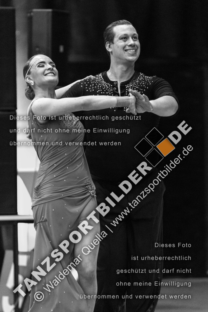 20230415-12445 | Hier finden Sie Tanz Bilder vom Latein und Standard Formationen tanzen. Sportbilder vom Tanzsport. Schöne Fotos und von Weltmeisterschaft, Europameisterschaft, Bundesliga, Regionalliga, Oberliga und Landesliga sowie von GOC Stuttgart, DanceComp, WM Bremen