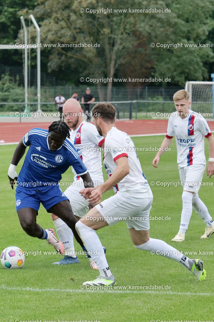 Fußball : Testspiel : SuS 09 Dinslaken - Schalke 04 U 19 am 25.07.2024 | Foto : Jochen Emde / www.kameradabei.de - Realisiert mit Pictrs.com