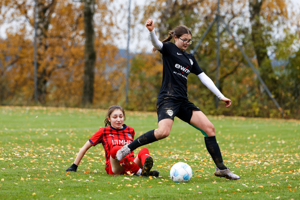 HOHFCH_251109_0110 | 1.FC Heidenheim 1846 II vs. GAST, Fußball, Frauen, Bezirksliga, 2025/2026, X. Spieltag, 03.10.2025 in Heidenheim, Kunstrasen b. Voith-Arena West(Foto: Michael Bulling) - Realisiert mit Pictrs.com