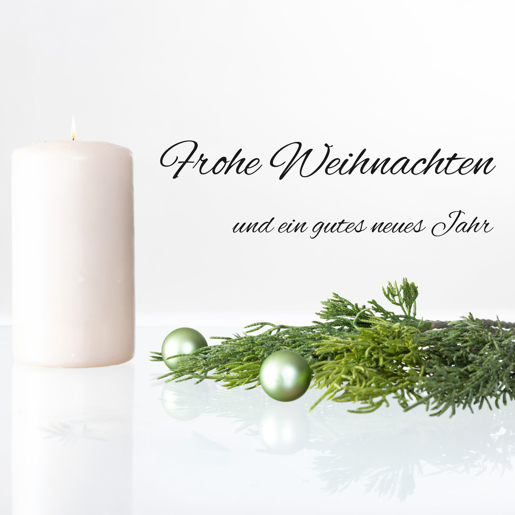 Weihnachtsgrüße für Instagram: Minimalistische Grußkarte mit Kerze und Tannenzweigen und der Aufschrift FROHE WEIHNACHTEN UND EIN GUTES NEUES JAHR im Seitenverhältnis 1:1 speziell für Instagram | Weihnachtsgrüße für Instagram: Minimalistische Grußkarte mit Kerze und Tannenzweigen und der Aufschrift FROHE WEIHNACHTEN UND EIN GUTES NEUES JAHR im Seitenverhältnis 1:1 speziell für Instagram - Realisiert mit Pictrs.com