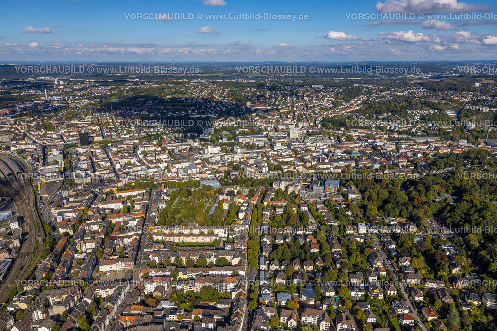 Hagen241005182 | Luftbild, Ortsansicht mit City Innenstadt, Fernsicht und blauer Himmel mit Wolken, Wehringhausen, Hagen, Ruhrgebiet, Nordrhein-Westfalen, Deutschland