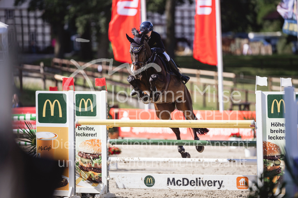 240714_BHO_M2-Spr-1-224 | Deine schönsten Turniermomente als professionelle Fotos! Entdecke hochwertige Pferdesport-Fotografie im Online-Shop. Jetzt Fotos finden & bestellen!