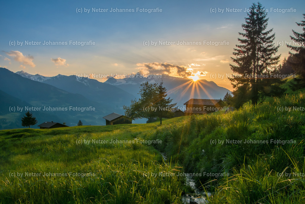 Sonnenuntergang im Montafon | Sonnenuntergang oberhalb von Schruns - Realisiert mit Pictrs.com