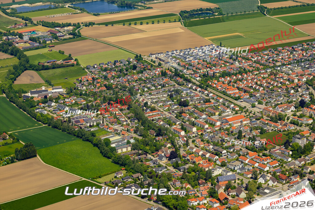 Das Luftbild zeigt  Mindelheim - Die Luftaufnahme wurde 2023 vom UL-Flugzeug aus erstellt ( keine Drohne ) - Hochauflösende Luftaufnahme - Für grossformatige Ausdrucke geeignet. Die Geschenkidee !Mit Lizenz und Bildrechte bestellbar