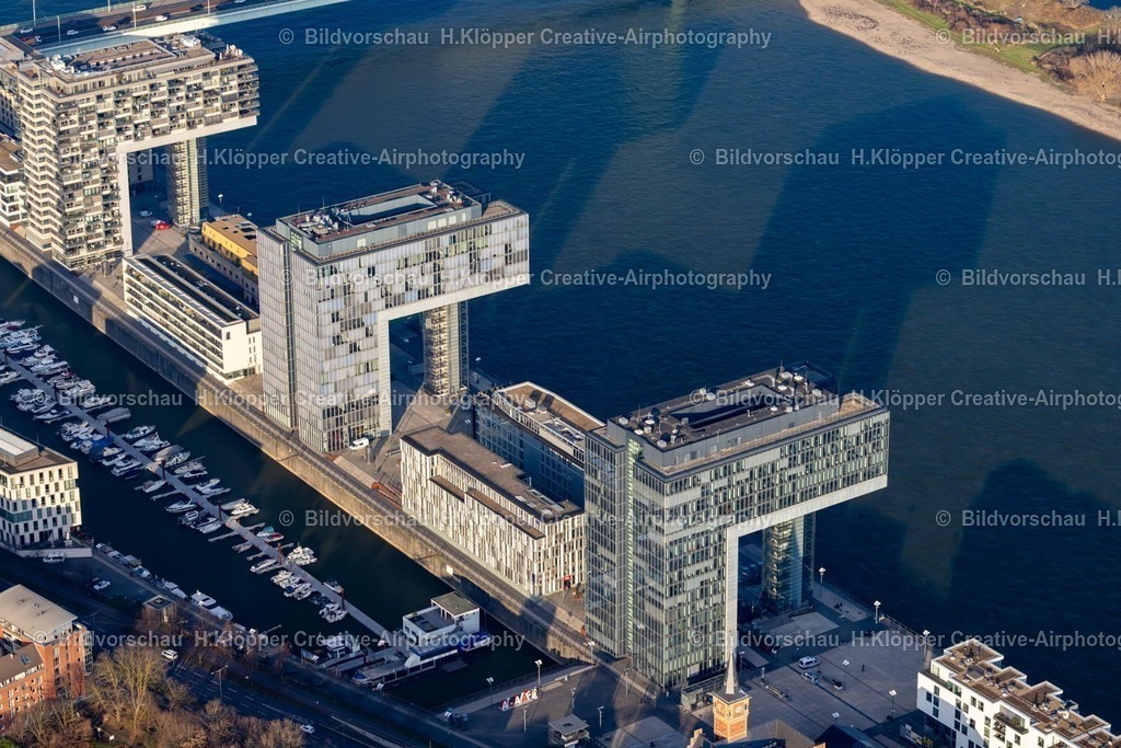 Luftbilder Köln-7900 | Luftbild Wohngebiet einer Mehrfamilienhaussiedlung " Kranhäuser " am Ufer- und Flussverlauf des Rhein im Ortsteil Innenstadt in Köln im Bundesland Nordrhein-Westfalen, Deutschland - Realisiert mit Pictrs.com