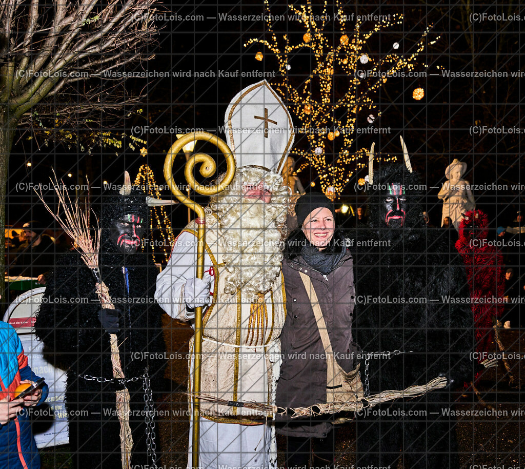 ALP7690_Wieselburger Advent_Nikolaus | (C)FotoLois.com, Alois Spandl, Wieselburger Advent im Schlosspark, Besuch durch den Hl. Nikolaus und seinen Krampussen, Sa 3. Dezember 2022.