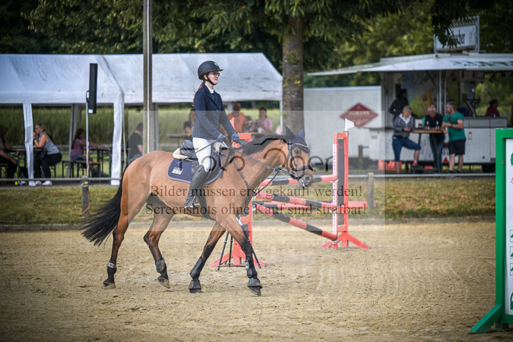 DOS_2610 | Entdecke hochwertige Reitturnierfotos von Foto Oger. Professionell, emotional und authentisch – jetzt Lieblingsmomente im Shop bestellen.Deutschlandweite Turnierfotografie. - Realisiert mit Pictrs.com