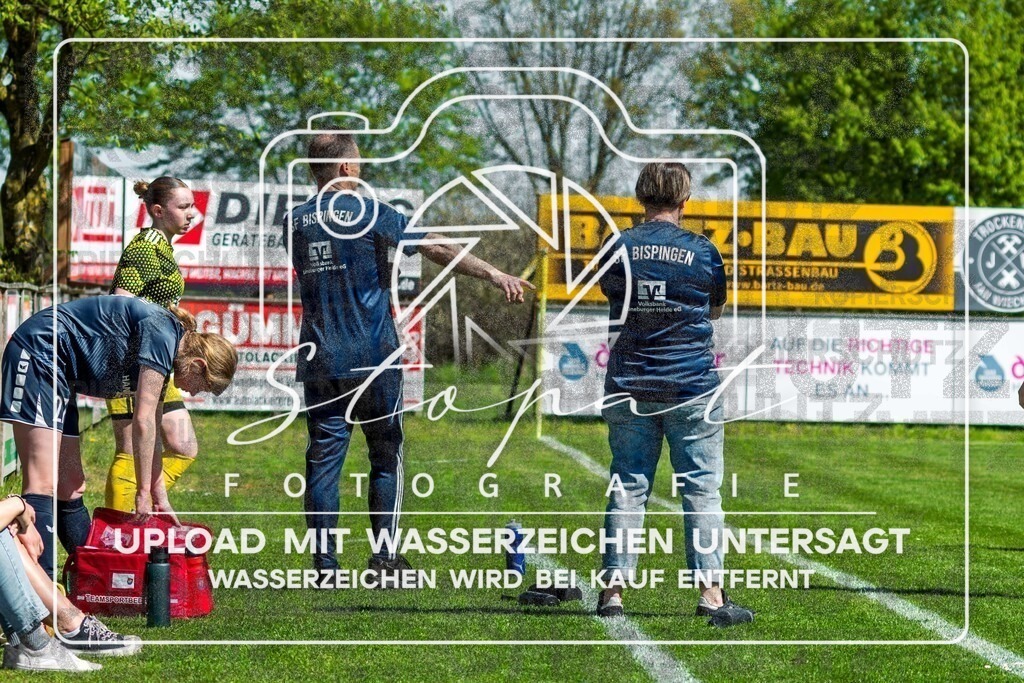 Kreisliga Damen HKCE - SG Fulde vs. Sportfreunde Bispingen | Janina Mühlmann, Carsten Sachse; Kreisliga Damen HKCE - SG Fulde vs. Sportfreunde Bispingen am 26.04.2026 in Zentralstadion, Fulde - Realisiert mit Pictrs.com