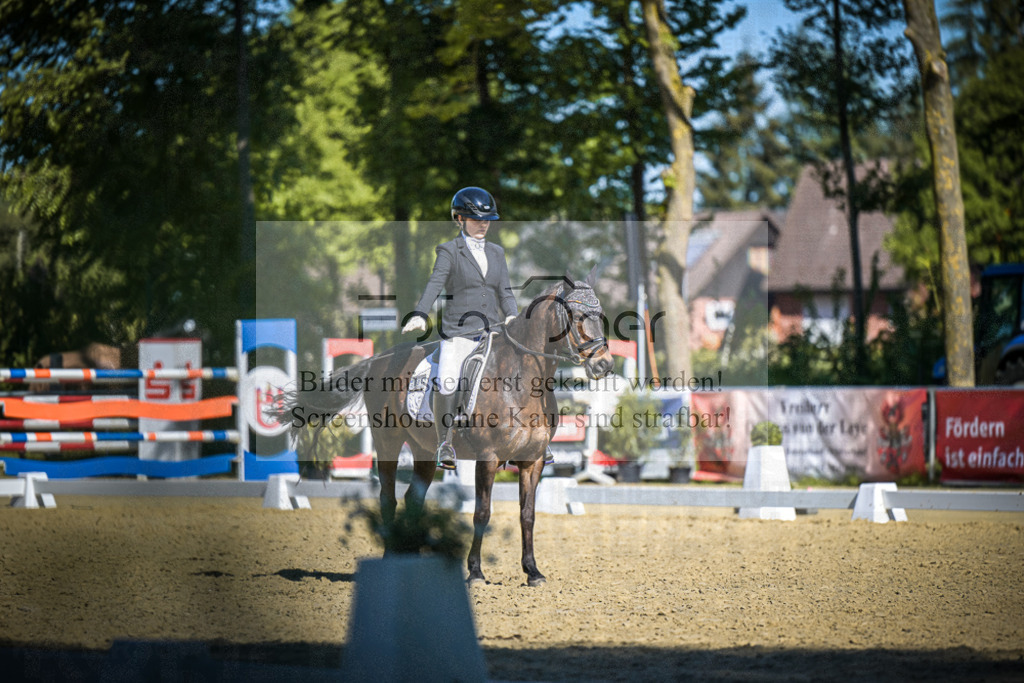 DOS_7078 | Entdecke hochwertige Reitturnierfotos von Foto Oger. Professionell, emotional und authentisch – jetzt Lieblingsmomente im Shop bestellen.Deutschlandweite Turnierfotografie. - Realisiert mit Pictrs.com