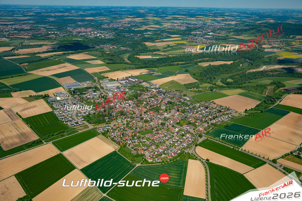 Schöne Luftaufnahme als Geschenk in Uttenhofen Rosengarten - Die Luftbildaufnahme wurde 2025 vom UL-Flugzeug heraus erstellt ( keine Drohne ) - Hochauflösende Luftaufnahme -Nicht vergleichbar mit Google Maps oder Satelittenbilder- Die Geschenkidee !Mit Lizenz und Bildrechte bestellbar