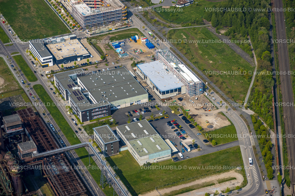 Dortmund220500425PhoenixWest | Luftbild von PHOENIX West , ehemaliges Stahlwerk Phoenix, ZfP – Zentrum für Produktionstechnologie Dortmund , MST: MST.factory dortmund,  Hörde, Dortmund, Ruhrgebiet, Nordrhein-Westfalen, Deutschland 