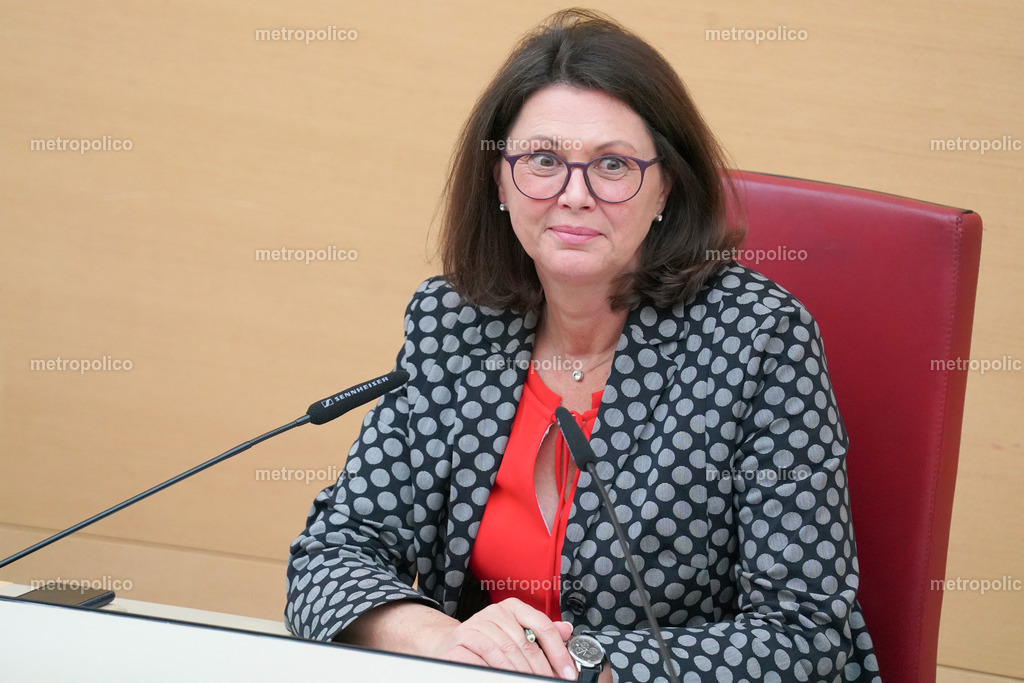 Ilse Aigner (21) | Metropolico