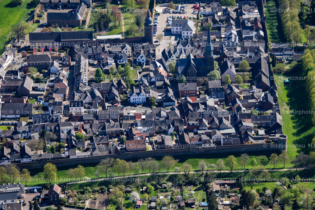 Zons alte Festung am Rhein-2364 | Luftbilder und Luftbildfotografie , Digital und Printbilder auf Leinwand , Alu Dibond , Acrylglas , Poster oder Download-Datei für private und gewerbliche Verwendung im Shop online bestellen. - Realisiert mit Pictrs.com