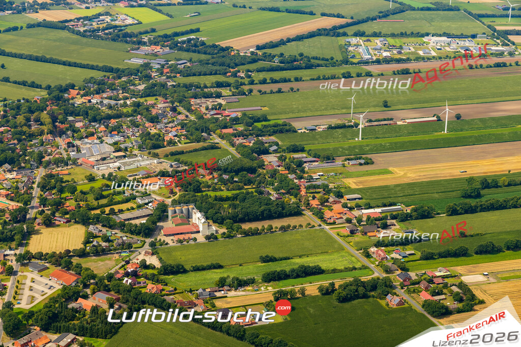 Gehlenberg Friesoythe Bild- Das Luftbild wurde 2025 vom UL-Flugzeug heraus erstellt ( keine Drohne bzw. Drohnenaufnahme ) - Hochauflösende Luftaufnahme -Nicht vergleichbar mit Google Maps oder Satelittenbilder- Die Geschenkidee !Mit Lizenz und Bildrechte bestellbar - CC
