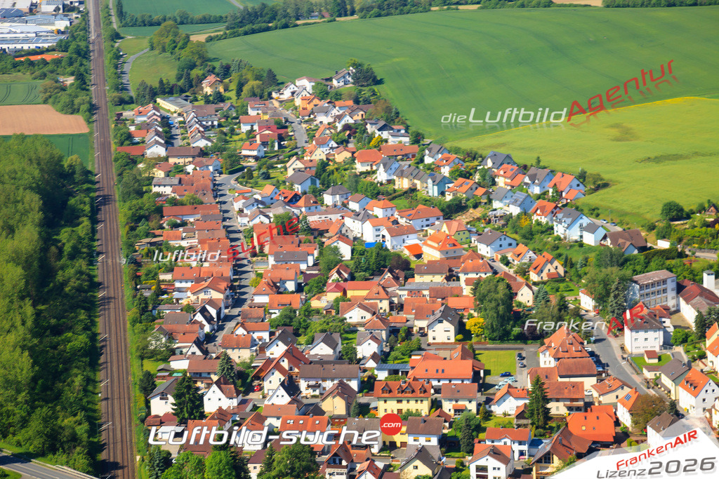 Die Luftaufnahme der Stadt Küps wurde vom UL-Flugzeug heraus erstellt ( keine Drohne )- hohe Auflösung für beste Qualität